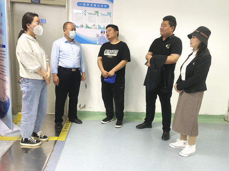 0511關(guān)愛(ài)員工 愛(ài)心基金送溫暖1_副本.jpg